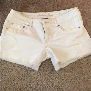 American eagle white shorts midi length
